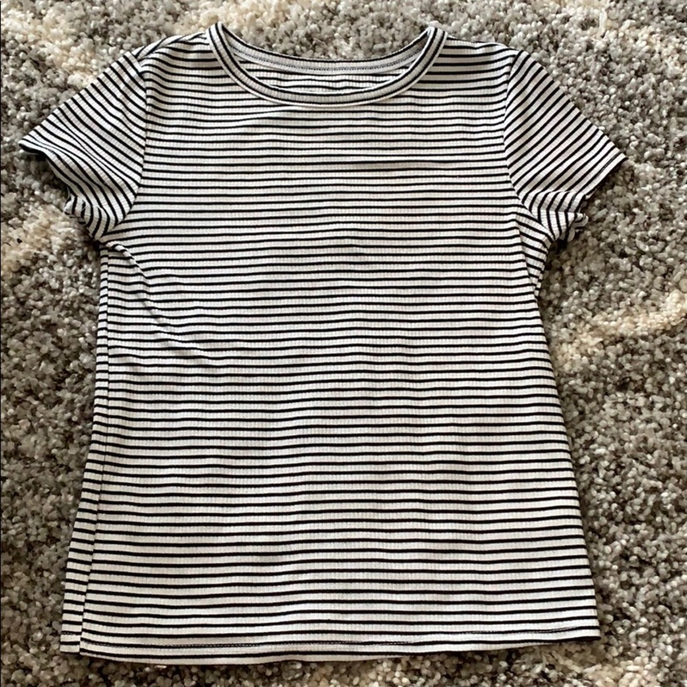 Robbed black and white tee